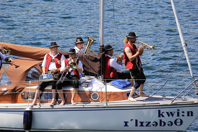 让学生以团 让学生以团